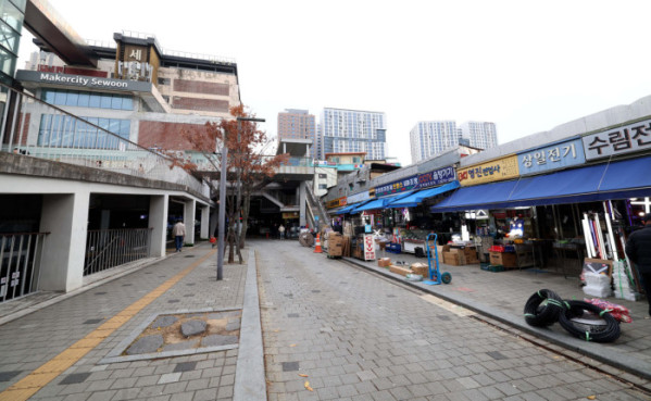 ▲유네스코 세계유산인 종묘 인근 세운4구역 재개발 사업과 관련해 국가유산청과 서울시의 갈등이 심화되고 있다. 사진은 20일 서울 종로구 세운상가 앞. 신태현 기자 holjjak@