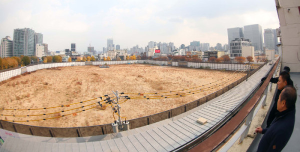 ▲유네스코 세계유산인 종묘 인근 세운4구역 재개발 사업과 관련해 국가유산청과 서울시의 갈등이 심화되고 있다. 사진은 20일 서울 종로구 세운4구역 재개발 사업지 일대. 신태현 기자 holjjak@