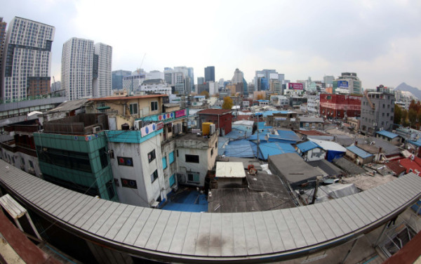 ▲유네스코 세계유산인 종묘 인근 세운4구역 재개발 사업과 관련해 국가유산청과 서울시의 갈등이 심화되고 있다. 사진은 20일 서울 종로구 세운상가 인근. 신태현 기자 holjjak@