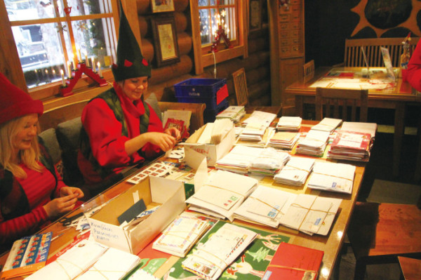 ▲로바니에미의 중앙 우체국.(하나투어)