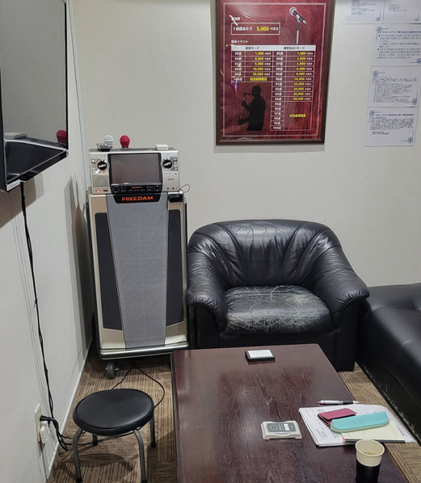 ▲라스베가스 가라오케 룸과 목욕탕 시설(신미화 교수)