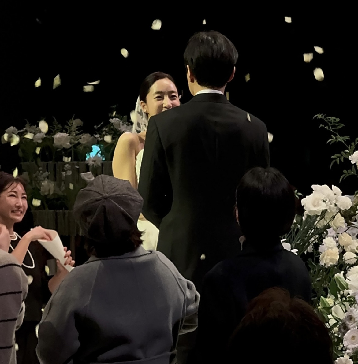 ▲함은정, 김병우의 결혼식 (사진제공 = 박신영 SNS)