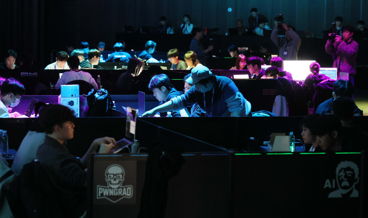 ▲1일 서울 강남구 코엑스에서 '2025 인공지능 해킹방어대회(ACDC·AI Cyber Defense Contest)'가 열리고 있다. 신태현 기자 holjjak@