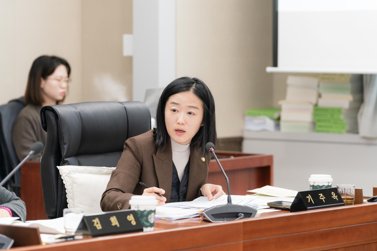 ▲용인시의회 기주옥 의원이 아동생활시설 학습권과 돌봄환경 실태를 분석하며 개선 필요성을 강조하고 있다. (용인특례시의회)