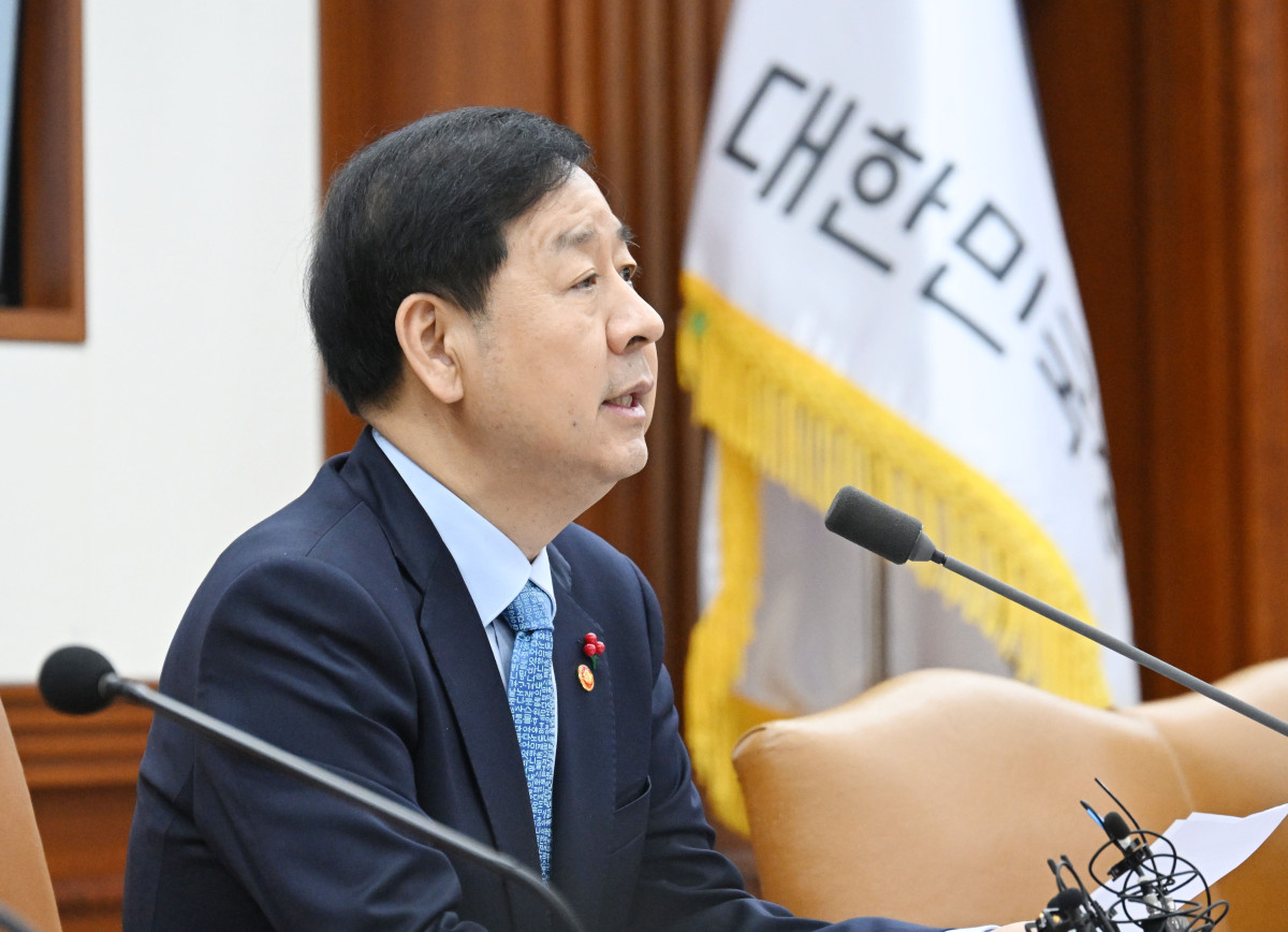 ▲구윤철 경제부총리 겸 기획재정부 장관이 12월 2일 서울 종로구 정부서울청사에서 열린 경제관계장관회의 겸 물가관계장관회의를 주재, 모두발언을 하고 있다. (기획재정부)