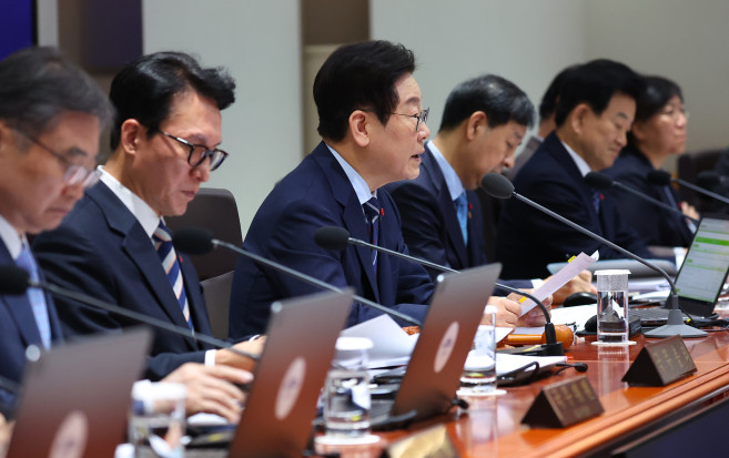 ▲이재명 대통령이 2일 용산 대통령실에서 열린 국무회의에서 발언하고 있다.   (연합뉴스)