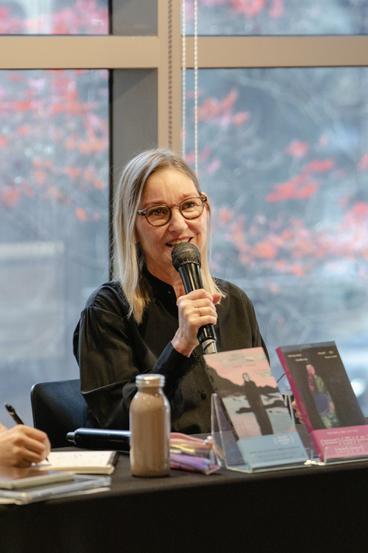 ▲2일 서울 중구 스페이스에이드 CBD에서 열린 기자간담회에서 덴마크 출신 작가 나야 마리 아이트가 기자들의 질문에 답하고 있다. (사진=민음사 제공)