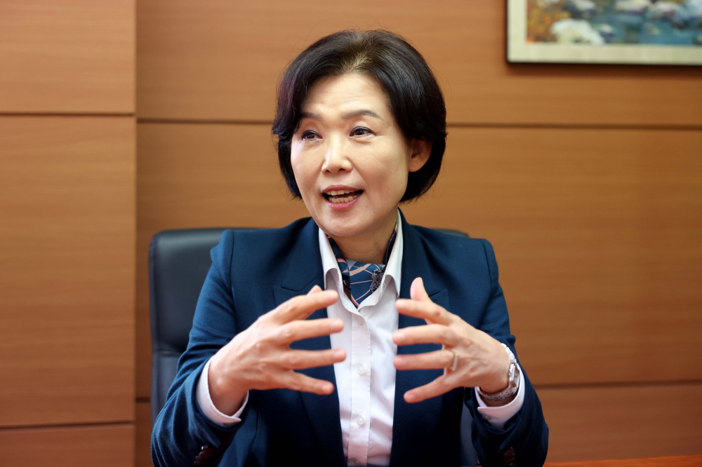 ▲이인실 전 특허청장이 1일 서울 서초구 청운국제특허법인에서 이투데이와 인터뷰를 갖고 있다. (신태현 기자 holjjak@)