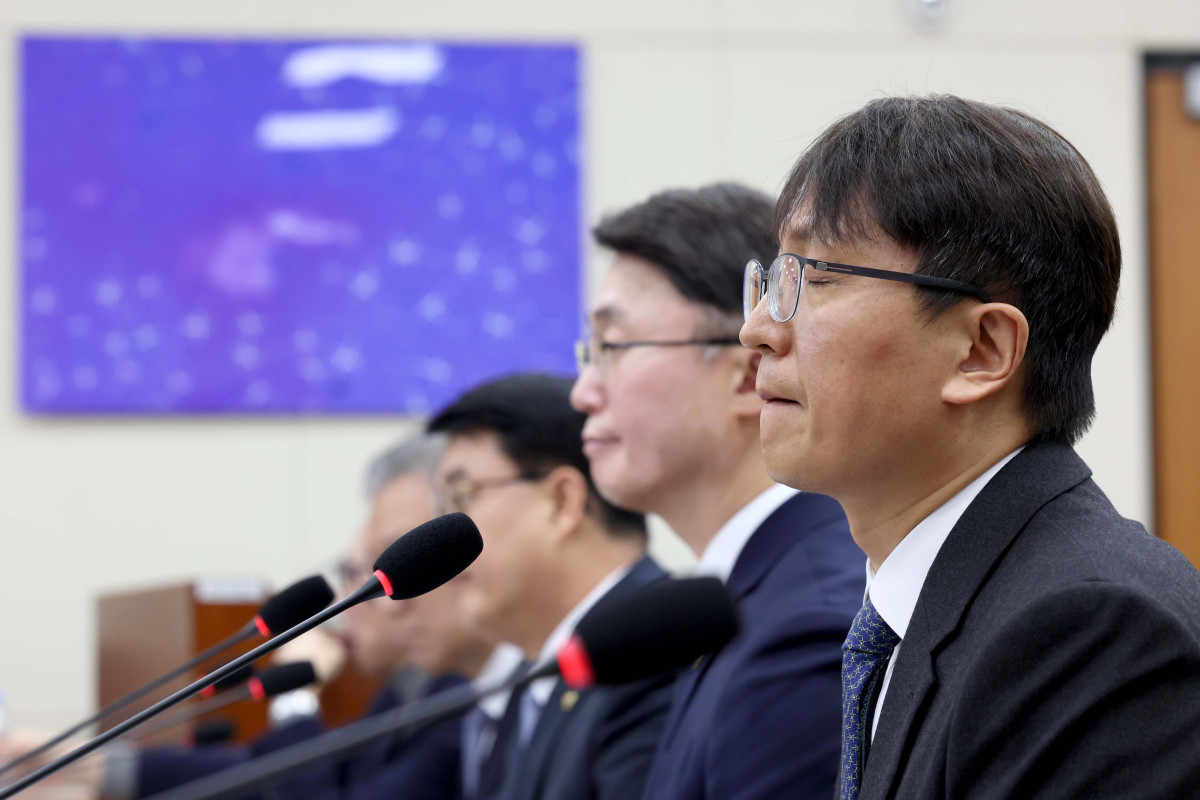 ▲박대준 쿠팡 대표이사가 2일 서울 여의도 국회에서 열린 과학기술정보방송통신위원회의 쿠팡 고객 개인정보 유출 사태 관련 긴급 현안질의에 출석해 잠시 눈을 감고 있다. 신태현 기자 holjjak@