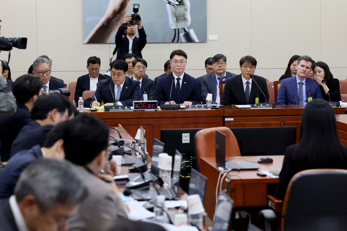 ▲박대준 쿠팡 대표이사가 2일 서울 여의도 국회에서 열린 과학기술정보방송통신위원회의 쿠팡 고객 개인정보 유출 사태 관련 긴급 현안질의에 출석해 의원 질의에 답하고 있다. 신태현 기자 holjjak@