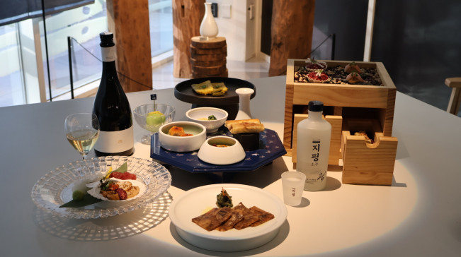 ▲지평 프리미엄 라인업과 푼주 한식 맡김차림 페어링 구성. (사진제공=지평주조)