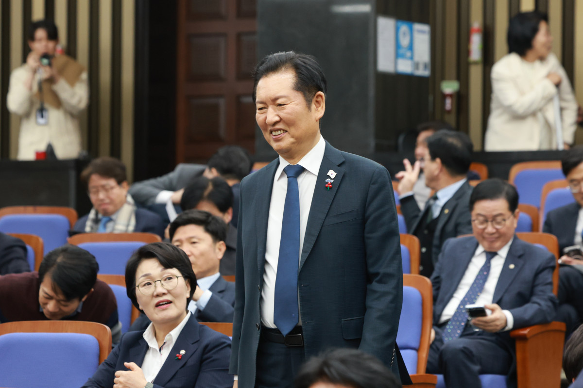 ▲정청래 더불어민주당 대표가 2일 국회에서 열린 의원총회에 참석하고 있다. (연합뉴스)