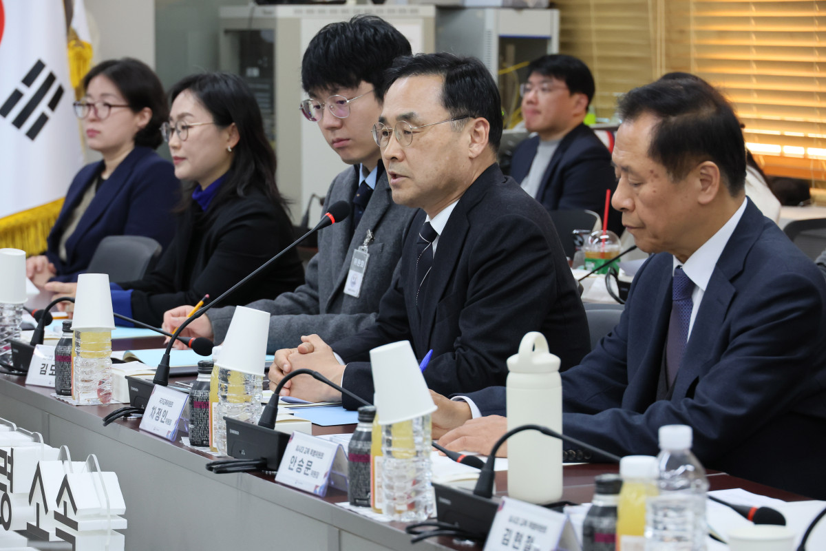 ▲차정인 국가교육위원장이 지난달 28일 서울 종로구 정부서울청사에서 열린 AI시대 교육 특별위원회 위촉식 및 제1차 회의에서 발언하고 있다.  (연합뉴스)