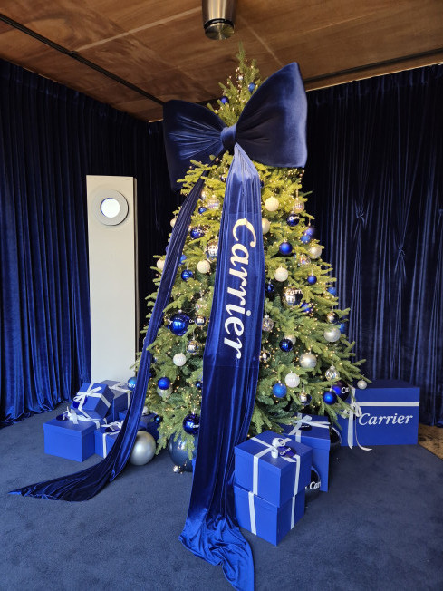 ▲카페 ‘오잇’에 설치된 오텍캐리어 협업 크리스마스 트리. (박민웅 기자 pmw7001@)