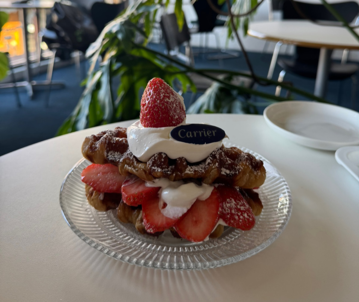 ▲카페 오잇과 오텍캐리어가 협업해 디자인한 크로플. (박민웅 기자 pmw7001@)