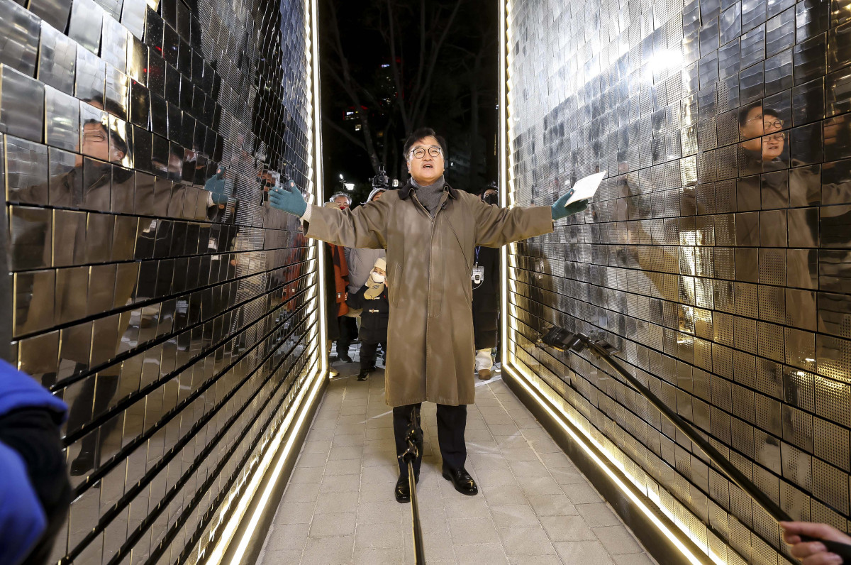 ▲우원식 국회의장이 3일 오후 서울 여의도 국회에서 열린 '그 날 12.3 다크투어' 중 독립기억광장에서 발언하고 있다. 신태현 기자 holjjak@