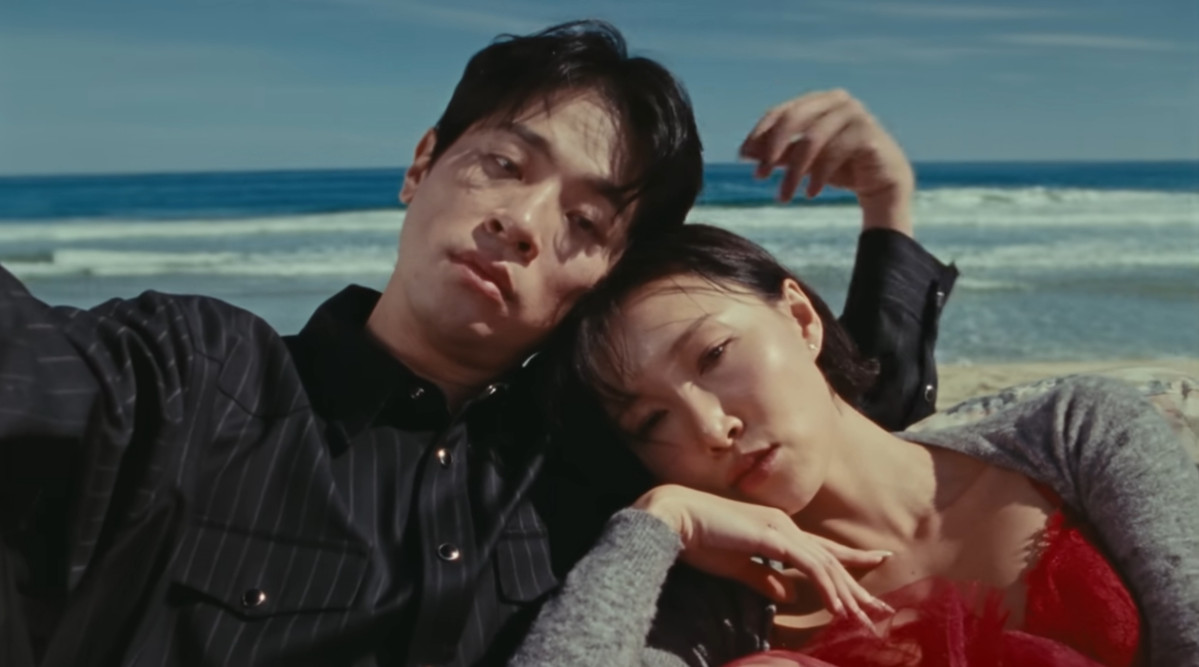 ▲‘Good Goodbye’ 뮤직비디오 (출처=유튜브 채널 ‘HWASA’ 캡처)