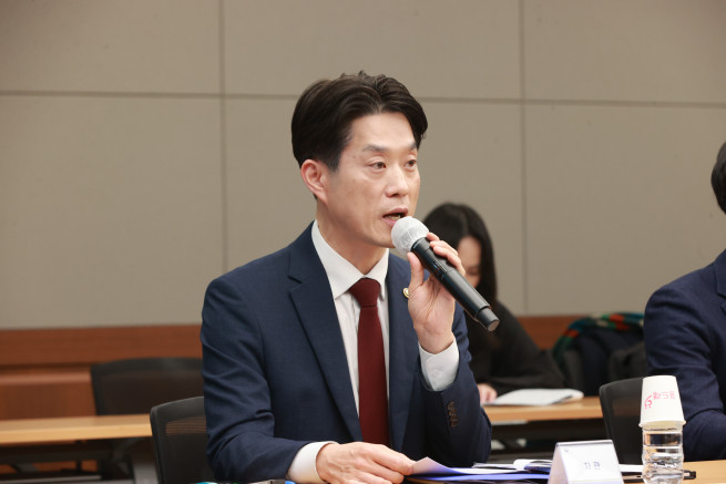 ▲노용석 중소벤처기업부 제1차관이 2일 경기 수원회생법원에서 열린 ‘중소벤처기업부-수원회생법원 업무협약(MOU)식’에서 인사말을 하고 있다. (사진제공=중소벤처기업부)