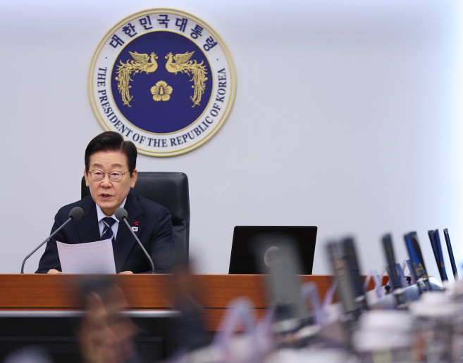 ▲이재명 대통령이 4일 용산 대통령실에서 열린 수석보좌관회의를 주재하고 있다.  (연합뉴스)