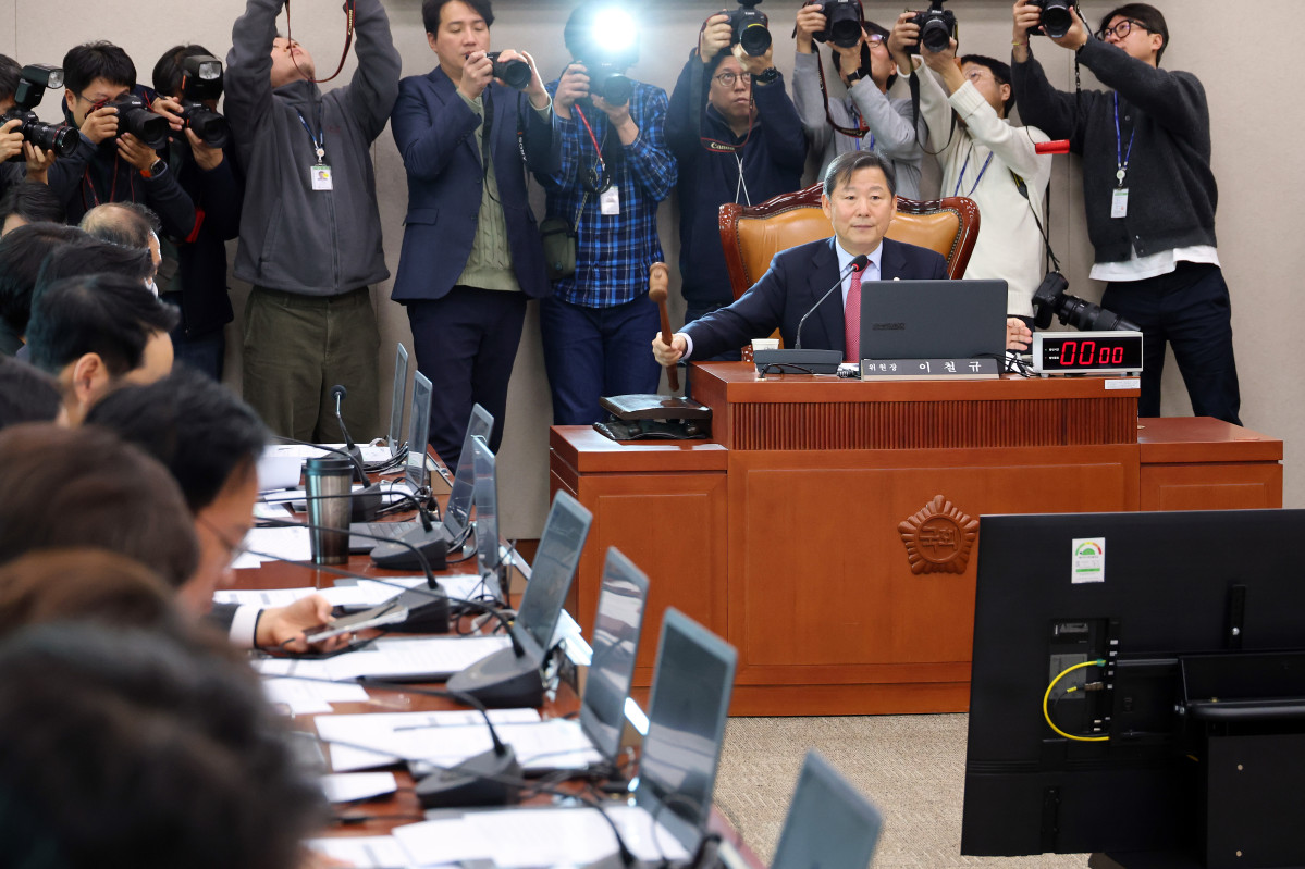 ▲국회 산업통상자원중소벤처기업위원회 이철규 위원장이 4일 서울 여의도 국회에서 열린 제419회 국회(정기회) 산업통상자원중소벤처기업위원회 제9차 전체회의에서 의사봉을 두드리고 있다. (사진=연합뉴스)