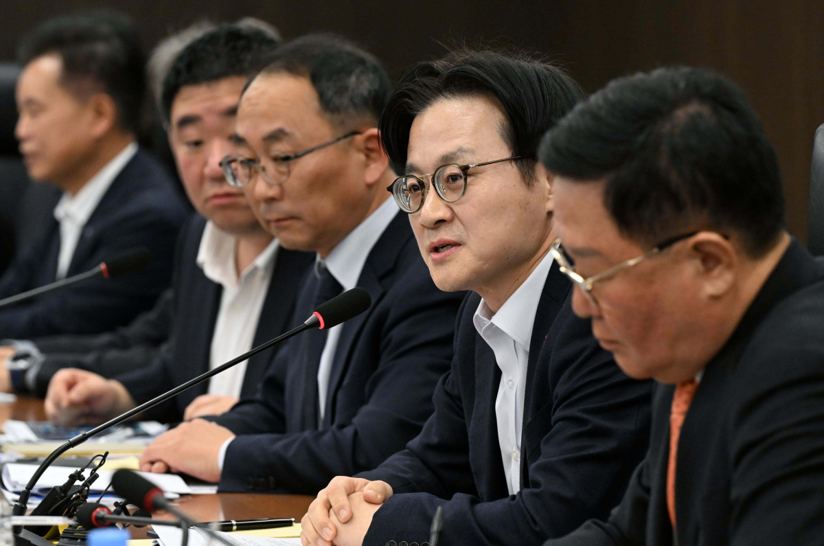 ▲김정관 산업통상부 장관이 4일 서울 중구 한국산업기술기획평가원 대회의실에서 열린 M.AX얼라이언스-국민성장펀드 간 연계강화를 위한 간담회에서 인사말을 하고 있다. 신태현 기자 holjjak@