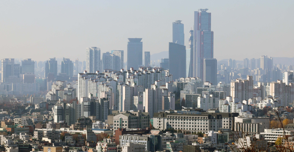 ▲서울 남산에서 바라본 아파트 단지. 신태현 기자 holjjak@
