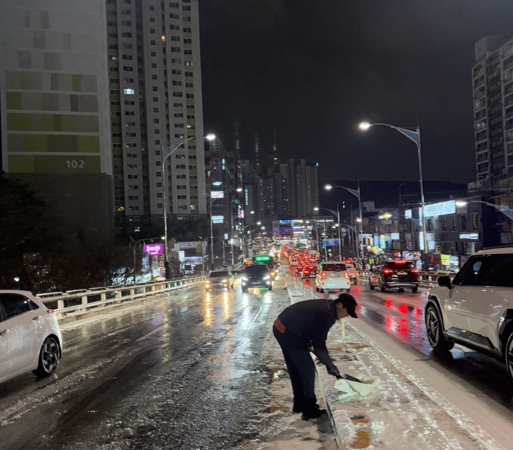 ▲부천시 제설 작업 (경기도소방재난본부 )