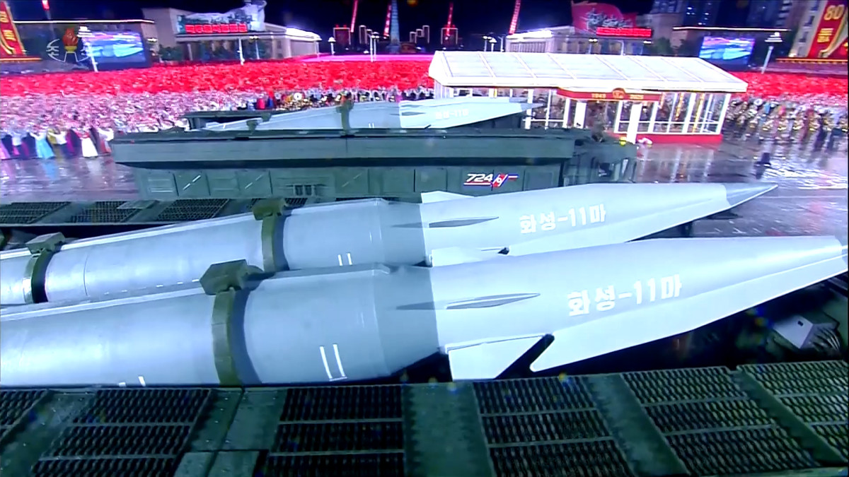 ▲<YONHAP PHOTO-4677> 북한, 노동당 창건 80주년 경축 열병식 개최    (서울=연합뉴스) 북한 노동당 창건 80주년 경축 열병식이 지난 10일 평양 김일성광장에서 진행됐다고 조선중앙TV가 11일 보도했다. [조선중앙TV 화면] 2025.10.11     [국내에서만 사용가능. 재배포 금지. For Use Only in the Republic of Korea. No Redistribution]    nkphoto@yna.co.kr/2025-10-11 20:13:15/<저작권자 ⓒ 1980-2025 ㈜연합뉴스. 무단 전재 재배포 금지, AI 학습 및 활용 금지>