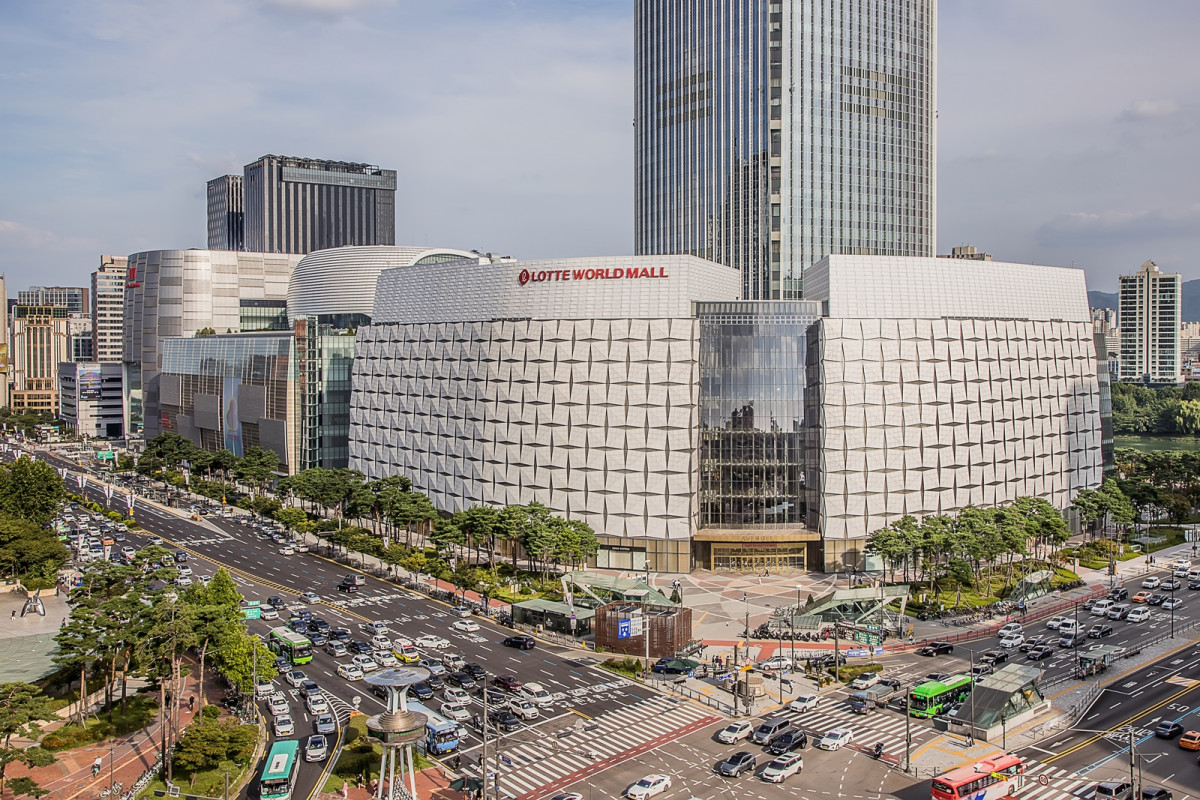 ▲롯데에비뉴엘 잠실 및 롯데월드몰. (사진제공=롯데쇼핑)