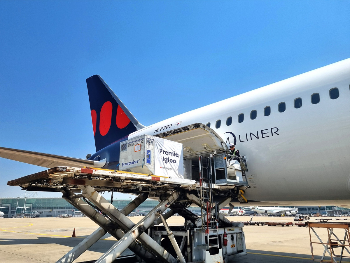 ▲에어프레미아는 국제항공운송협회(IATA)의 ‘의약품 항공운송 품질인증(CEIV Pharma)’을 획득했다 (사진=에어프레미아)