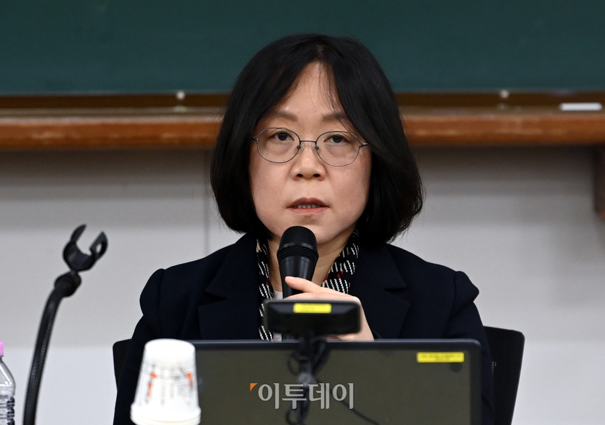 ▲김예영 전국법관대표회의 의장이 8일 경기 고양시 사법연수원에서 열린 2025년 하반기 전국법관대표회의에서 개회선언을 하고 있다. 조현호 기자 hyunho@