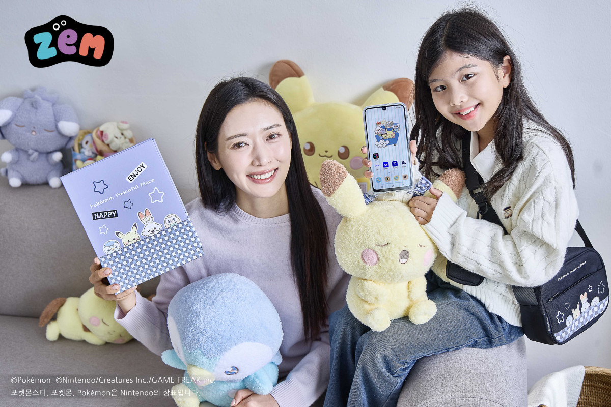 ▲SK텔레콤은 키즈용 LTE 스마트폰 ‘ZEM폰 포켓피스’의 온라인 사전예약을 9일부터 11일까지 T다이렉트샵에서 진행한다. 12일, 온라인과 오프라인 채널에서 공식 출시될 예정이다. (사진제공=SK텔레콤)