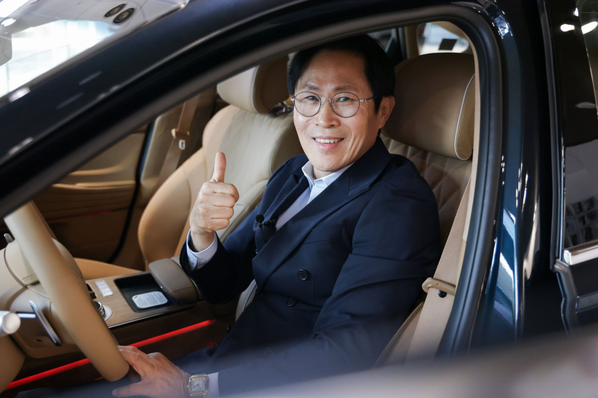 ▲역대 최초 누적 판매 8000대를 달성한 최진성 현대차 영업이사. (사진=현대차)