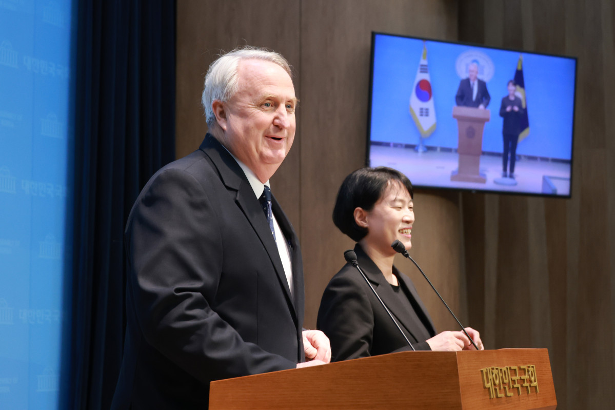 ▲국민의힘 인요한 의원이 10일 서울 여의도 국회 소통관에서 의원직 사퇴 발표 기자회견을 하고 있다. 2025.12.10 (연합뉴스)