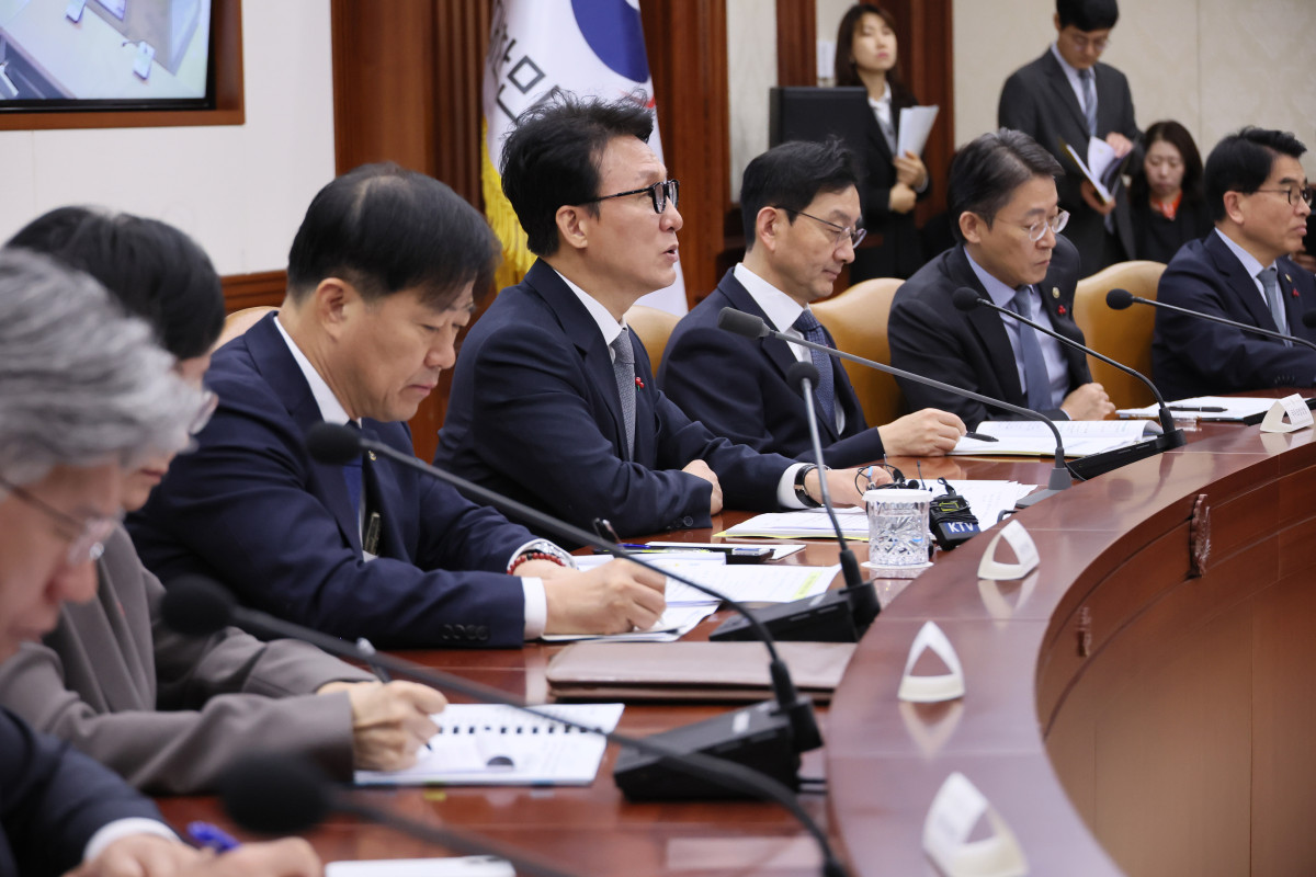 ▲김민석 국무총리가 10일 서울 종로구 정부서울청사에서 열린 국가정책조정회의에서 발언하고 있다. (연합뉴스 )