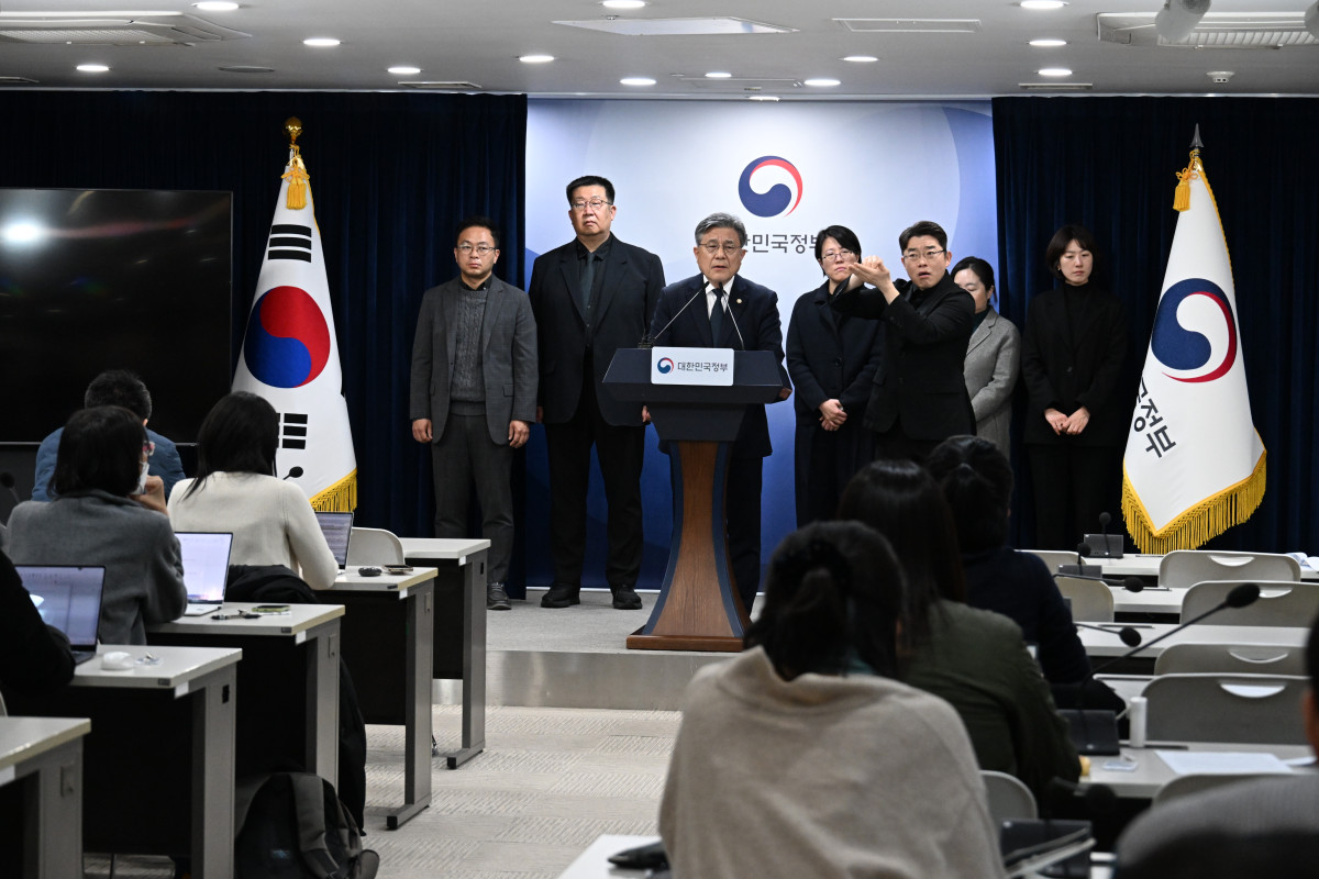 ▲허민 국가유산청장이 10일 정부 서울청사에서 내년 개최 예정인 제48차 유네스코 세계유산위원회 추진 계획과 관련한 브리핑을 진행하고 있다. (사진=국가유산청)