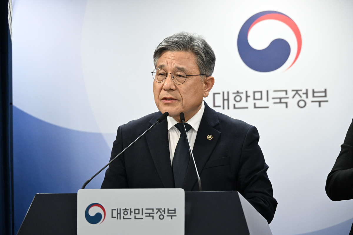 ▲허민 국가유산청장이 10일 정부 서울청사에서 내년 개최 예정인 제48차 유네스코 세계유산위원회 추진 계획과 관련한 브리핑을 진행하고 있다. (사진=국가유산청)