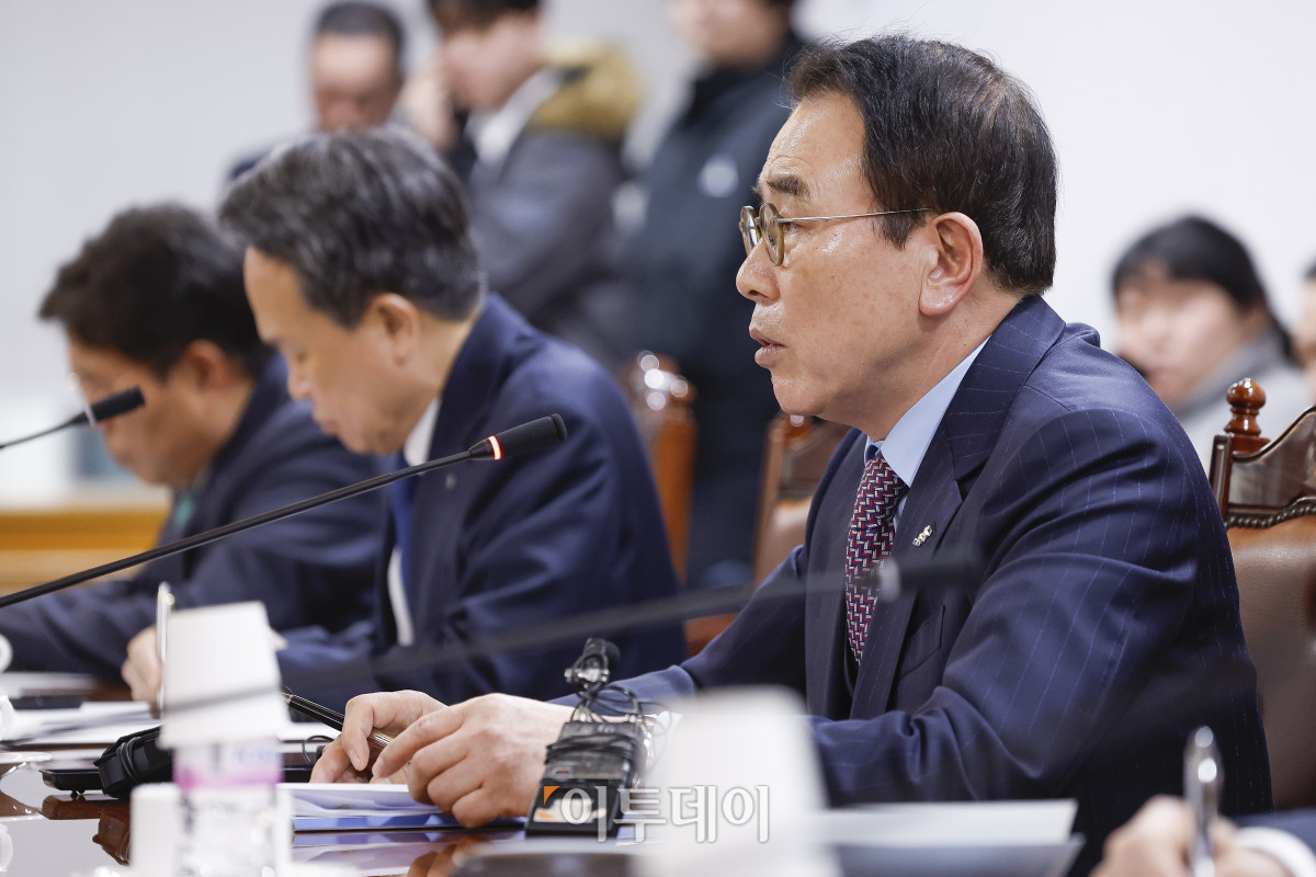 ▲조용병 은행연합회장이 10일 서울 중구 은행연합회에서 열린 금융감독원장-금융지주회장 간담회에서 모두발언을 하고 있다. 조현호 기자 hyunho@