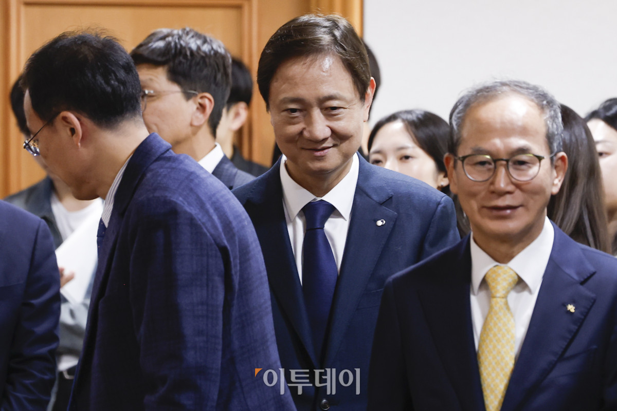 ▲이찬진 금융감독원장이 10일 서울 중구 은행연합회에서 열린 금융감독원장-금융지주회장 간담회에 참석하고 있다. 조현호 기자 hyunho@