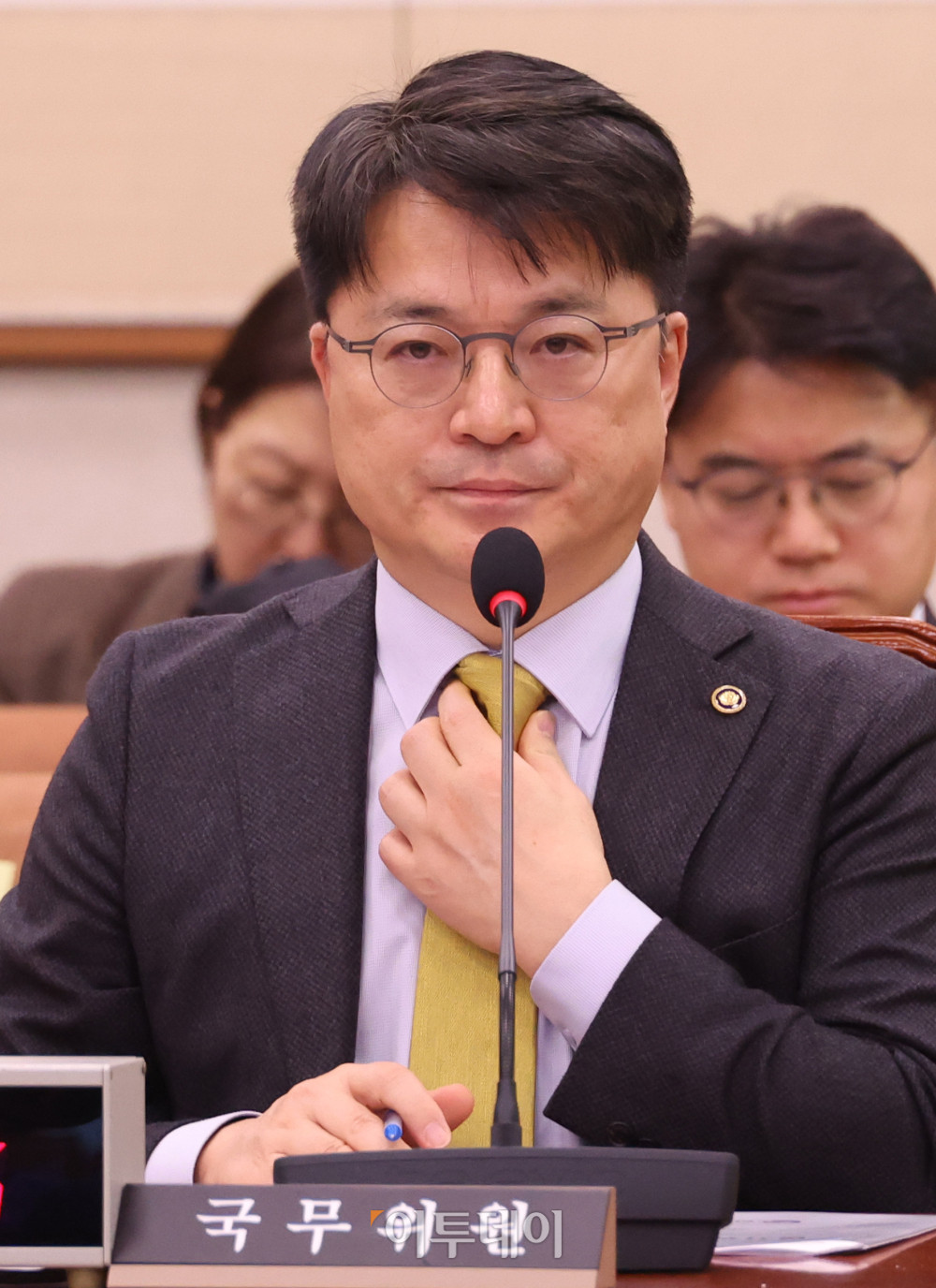 ▲10일 서울 여의도 국회에서 열린 법제사법위원회 전체회의에 문신학 산업통상부 제1차관이 참석하고 있다. 고이란 기자 photoeran@