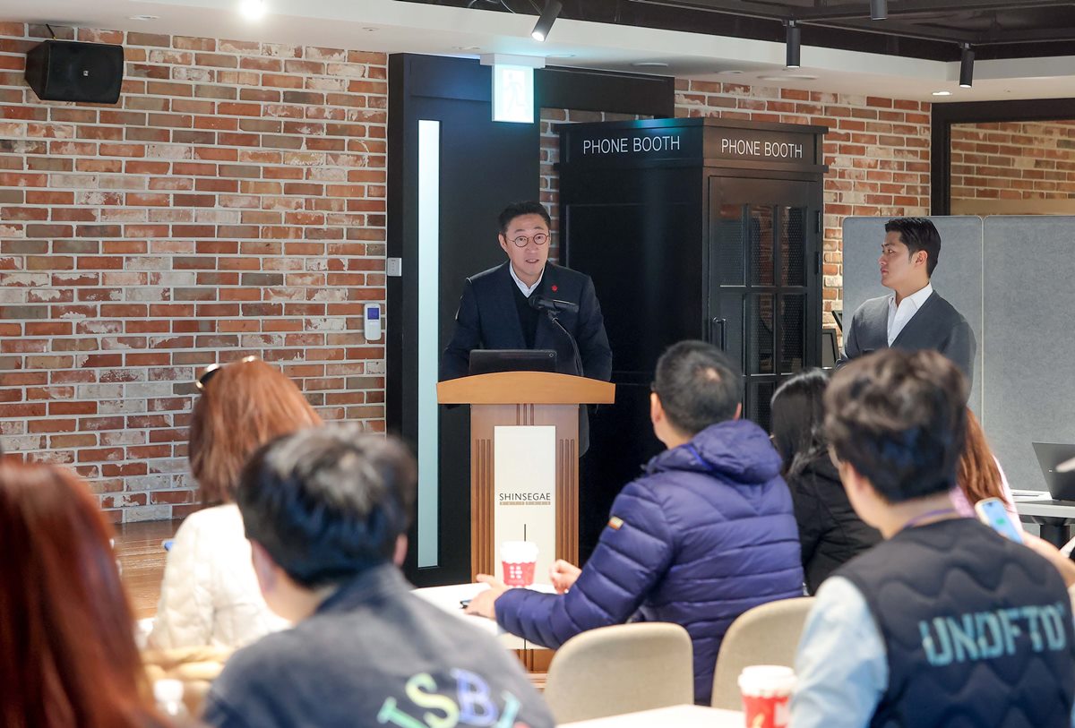 ▲신세계면세점은 지난 9일 서울 중구 신세계디에프 본사에서 알리페이플러스와 함께 중국·홍콩 주요 매체 기자단을 초청해 간담회를 진행했다. (사진제공=신세계면세점)