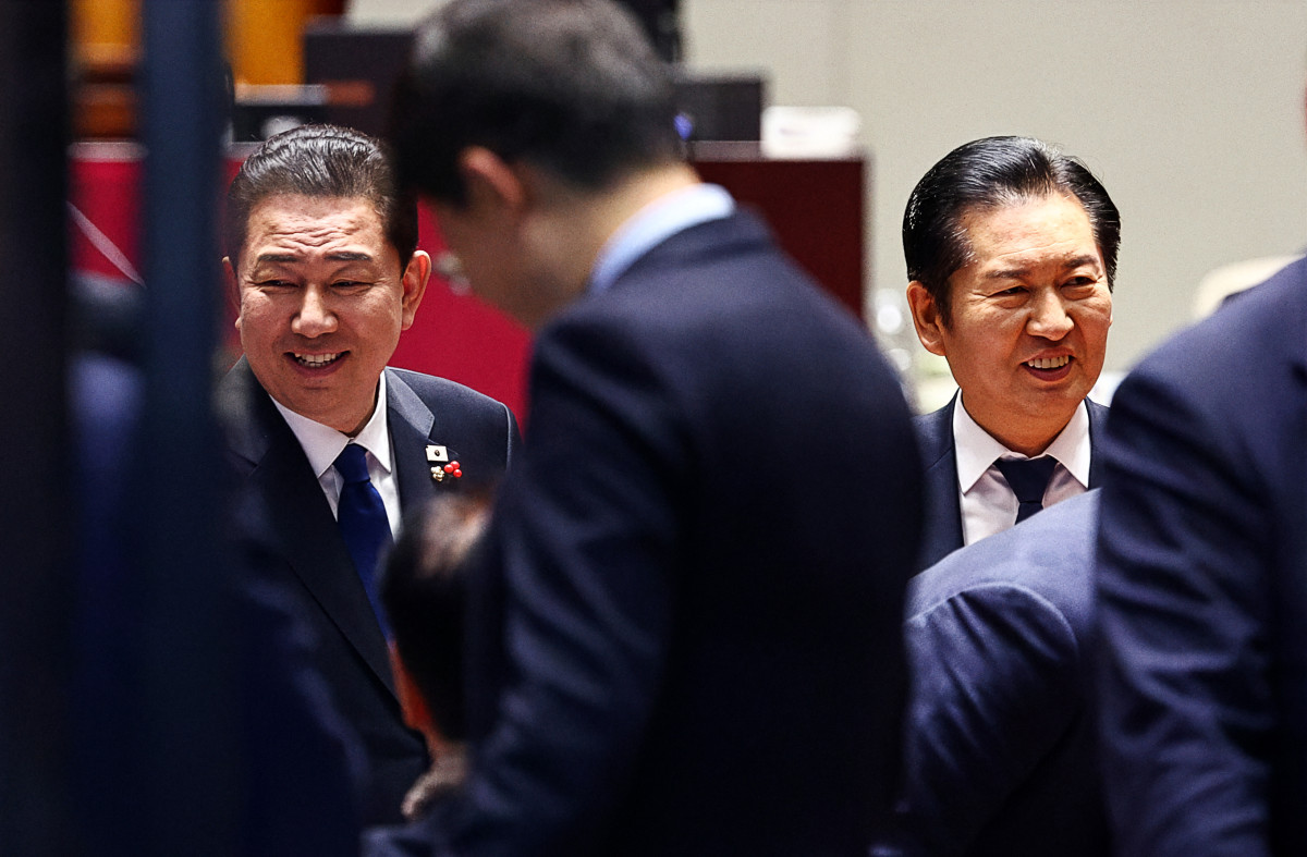 ▲정청래(오른쪽) 더불어민주당 대표가 9일 오후 서울 여의도 국회 예결위장에서 열린 의원총회에 김병기 원내대표와 참석해 있다. (사진=뉴시스)