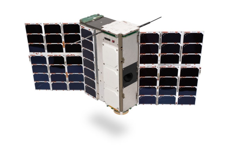 ▲국민대 개발 초소형 위성 'KMU ET 02' (사진=국민대)