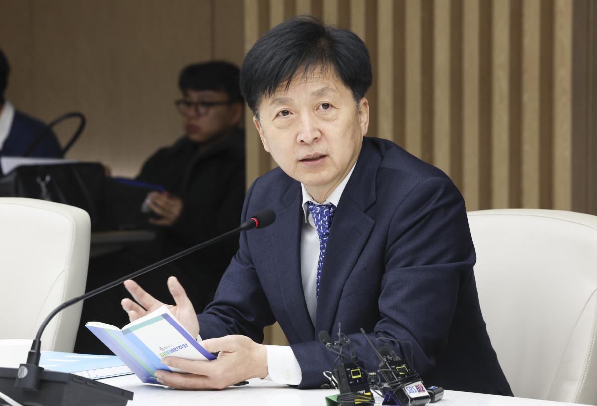 ▲오기형 더불어민주당 코스피5000특위 및 경제형벌민사책임 합리화 TF 특위 위원장이 11일 오전 서울 중구 대한상공회의소에서 열린 더불어민주당 코스피5000특위 및 경제형벌민사책임 합리화 TF-경제 8단체 간담회에서 발언하고 있다. (사진=뉴시스)