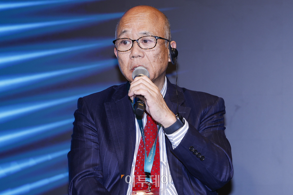 ▲무라제키 후미오 고레이샤 대표가 11일 서울 강남구 웨스틴 서울 파르나스 아틀라스홀에서 열린 2025 한일 시니어 포럼 세션2 시니어 삶의 질 향상의 두 축: 사회참여와 건강관리에서 패널토론을 하고 있다. 이투데이와 이투데이피엔씨가 주최한 한일 시니어 포럼은 시니어 이코노미를 핵심 주제로, 양국의 정책적 과제와 산업적 해법을 심도 있게 논의하는 국제 교류의 장이다. 시니어 비즈니스가 미래 성장을 견인하는 주체임을 강조하며, 생태계 활성화를 위한 정책·비즈니스·기술 전반에서 필요한 혁신과 전환점을 모색한다. 조현호 기자 hyunho@