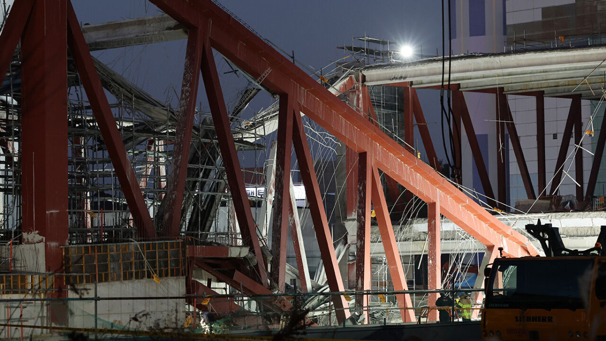 ▲광주 서구 광주대표도서관 건립공사장 붕괴 사고 현장에서 야간 구조 작업이 펼쳐지고 있다. (사진제공=연합뉴스)