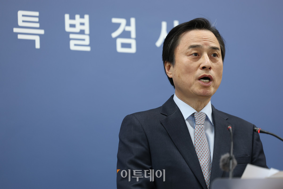 ▲12·3 비상계엄 관련 내란·외환 의혹을 수사했던 내란 특검팀의 조은석 특별검사가 15일 서울 서초구 서울고등검찰청에서 180일간의 수사 기간을 마치고 최종 수사 결과를 발표하고 있다. 조현호 기자 hyunho@