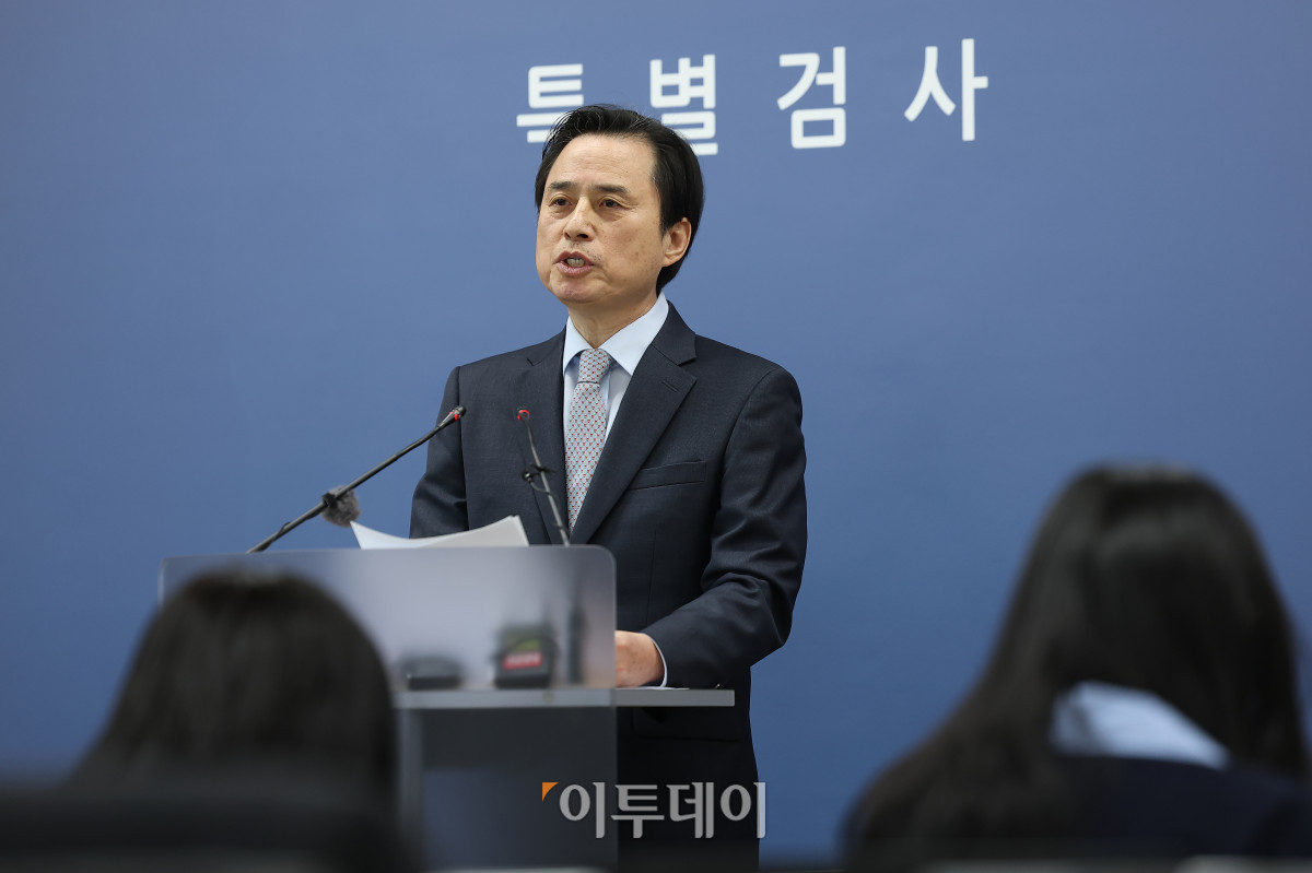 ▲12·3 비상계엄 관련 내란·외환 의혹을 수사했던 내란 특검팀의 조은석 특별검사가 15일 서울 서초구 서울고등검찰청에서 180일간의 수사 기간을 마치고 최종 수사 결과를 발표하고 있다. 조현호 기자 hyunho@