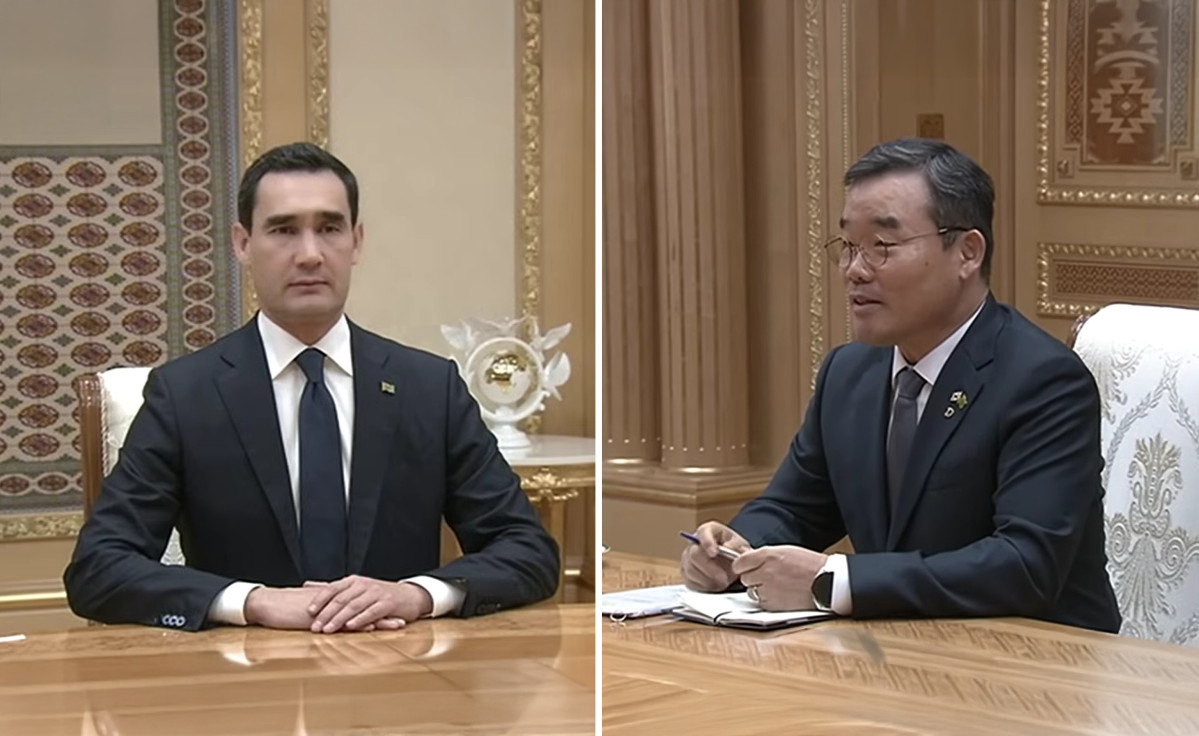 ▲투르크메니스탄 세르다르 베르디무하메도프 대통령(사진 왼쪽)을 예방하고 있는 대우건설 김보현 사장(오른쪽). (투르크메니스탄 공식 유튜브 채널 ‘Watan habarlary’)