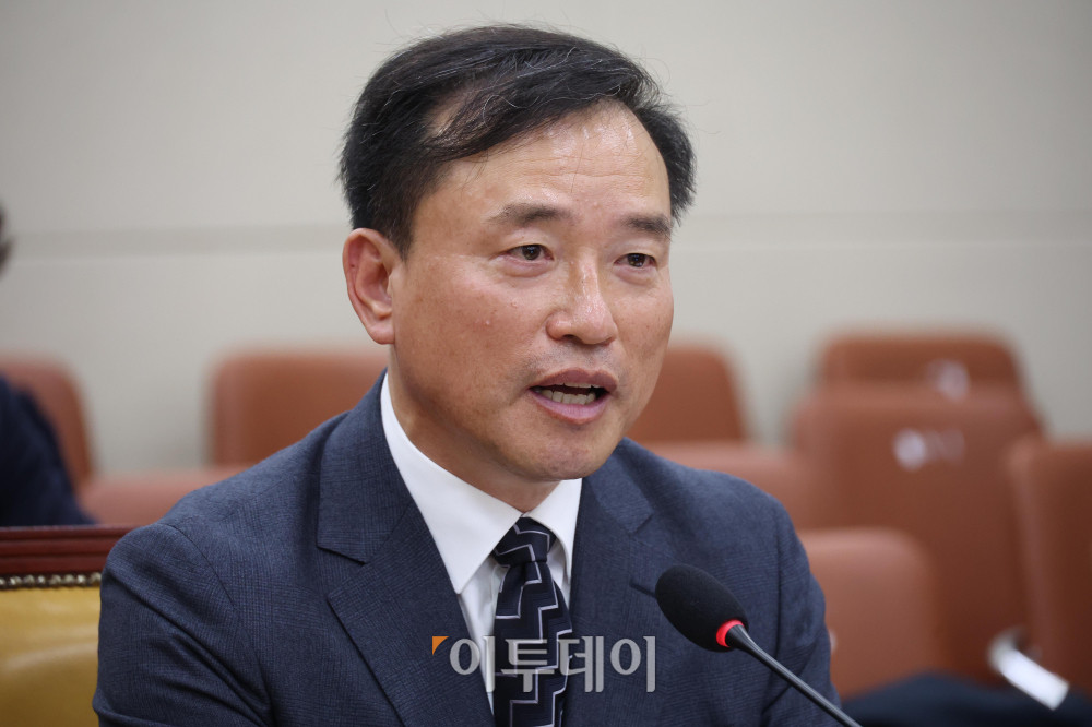 ▲김종철 방송미디어통신위원회 위원장 후보자가 16일 서울 여의도 국회 과학기술정보방송통신위원회 인사청문회에서 의원 질의에 답하고 있다. 고이란 기자 photoeran@